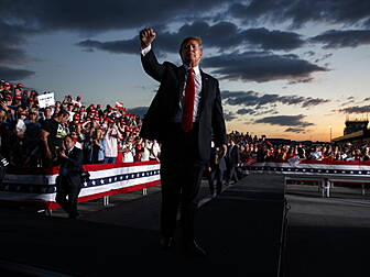 Donald Trump Accuses FBI And D...